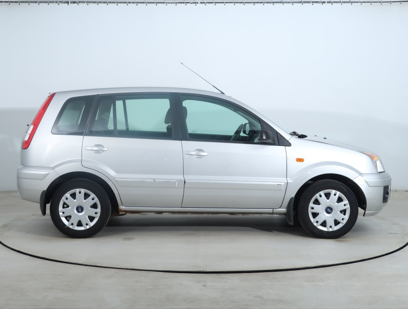 Ford Fusion, 2010