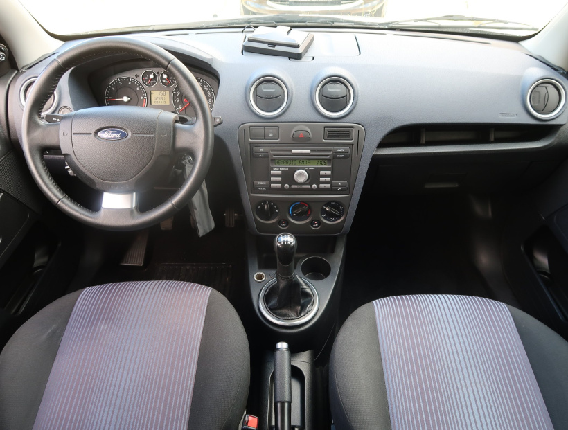 Ford Fusion, 2010