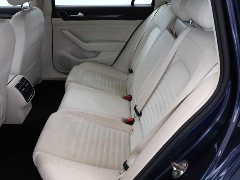 Volkswagen Passat, 2016