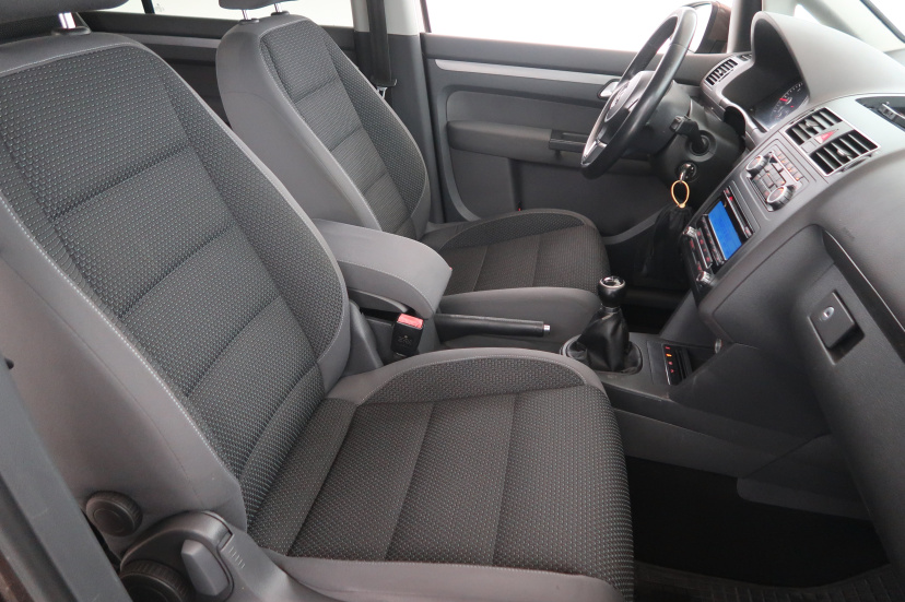 Volkswagen Touran, 2011