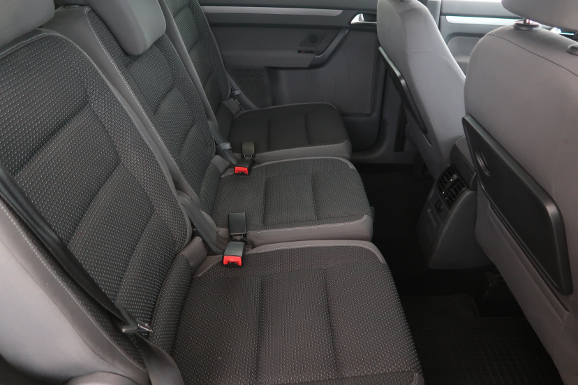 Volkswagen Touran, 2011