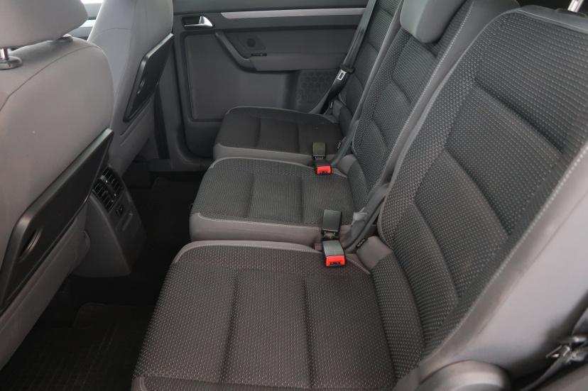 Volkswagen Touran, 2011