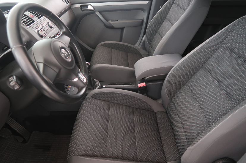 Volkswagen Touran, 2011
