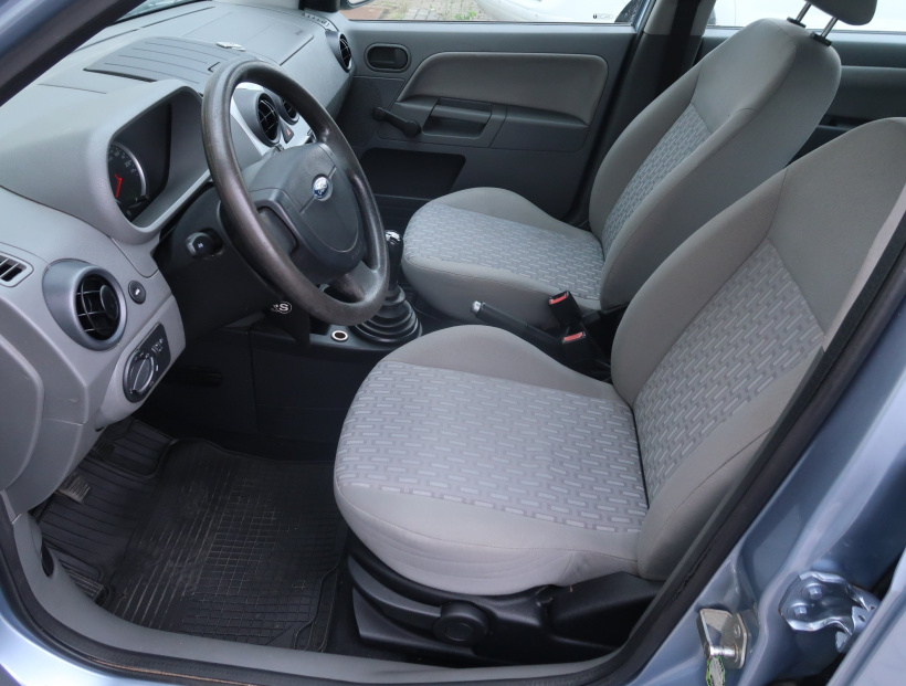 Ford Fusion, 2005