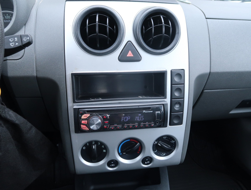Ford Fusion, 2005