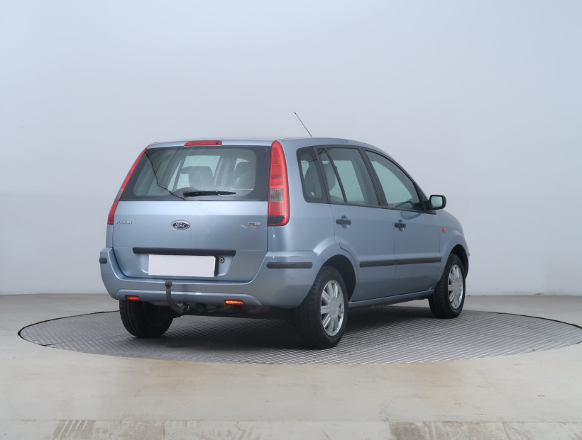 Ford Fusion, 2005