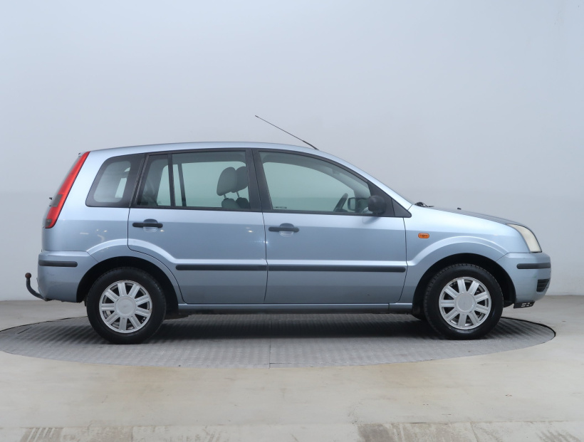 Ford Fusion, 2005