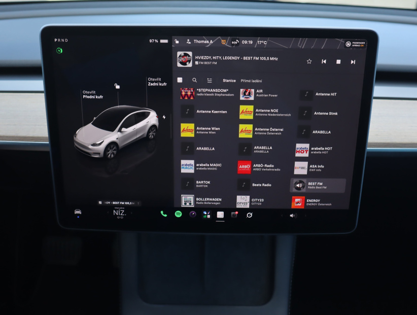 Tesla Model Y, 2024