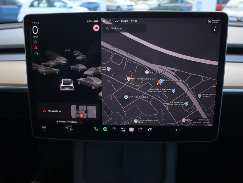 Tesla Model Y, 2024