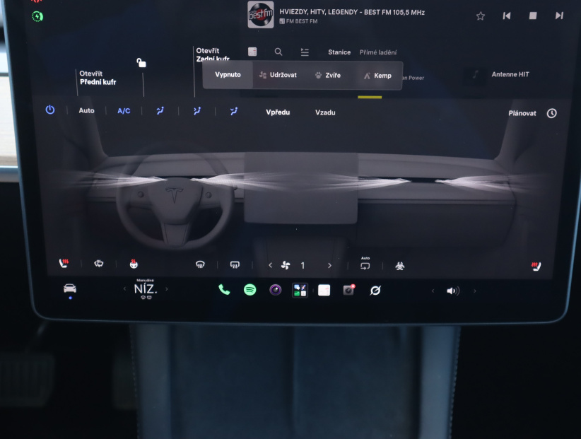 Tesla Model Y, 2024