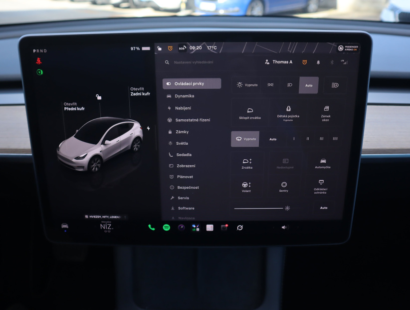 Tesla Model Y, 2024