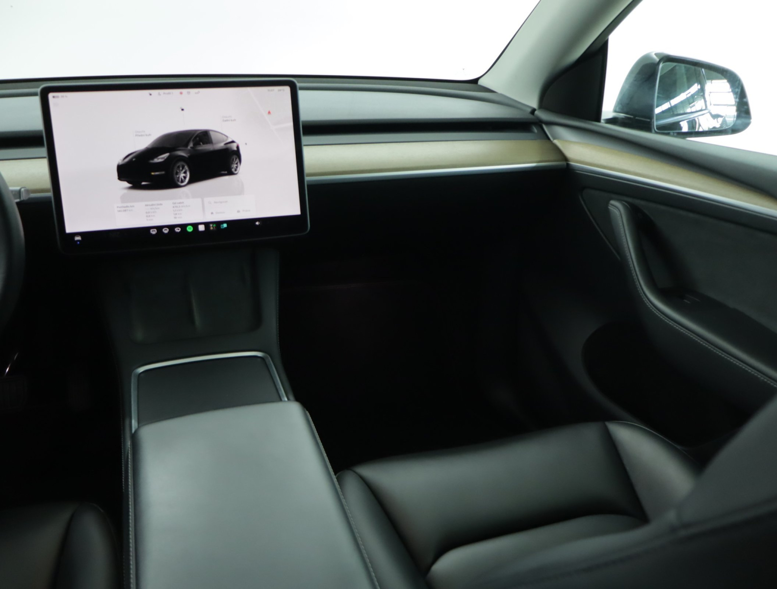 Tesla Model Y Long Range AWD – fotografie 11
