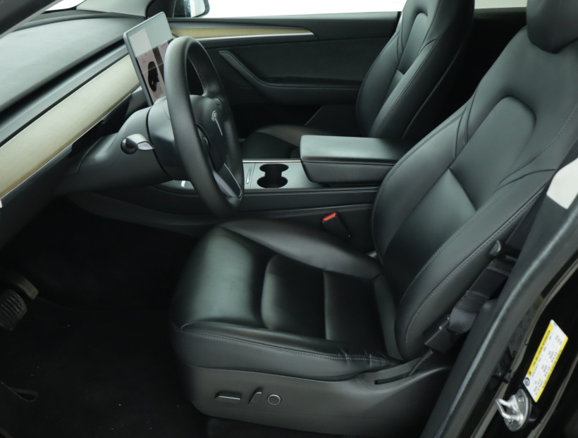 Tesla Model Y, 2022
