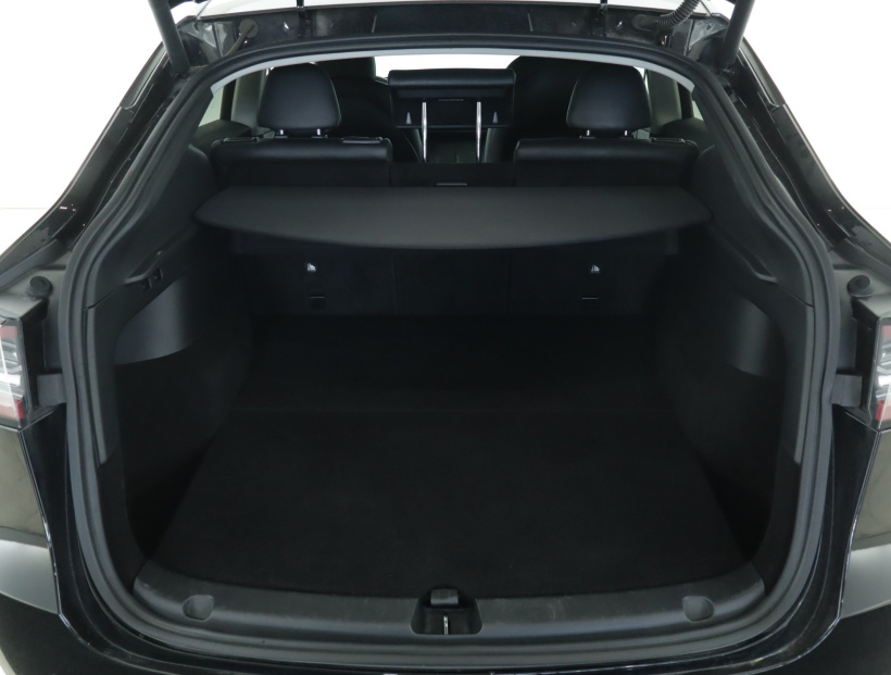 Tesla Model Y, 2022