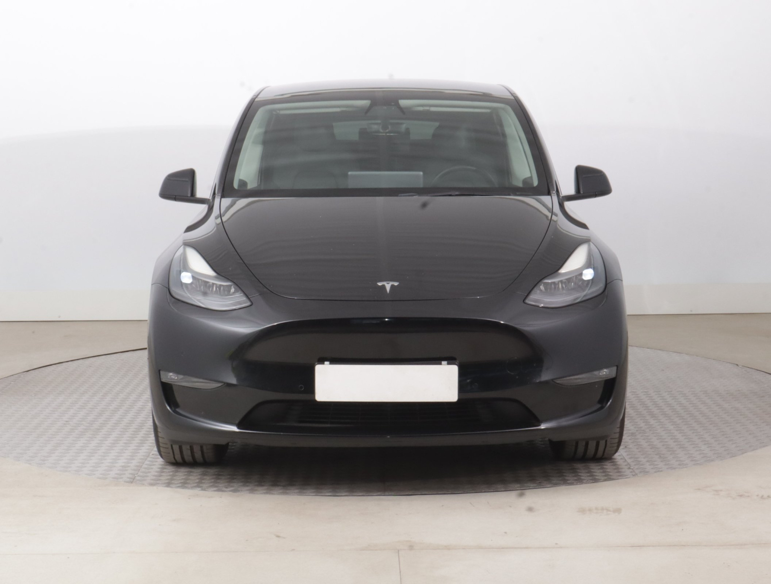 Tesla Model Y Long Range AWD – fotografie 2