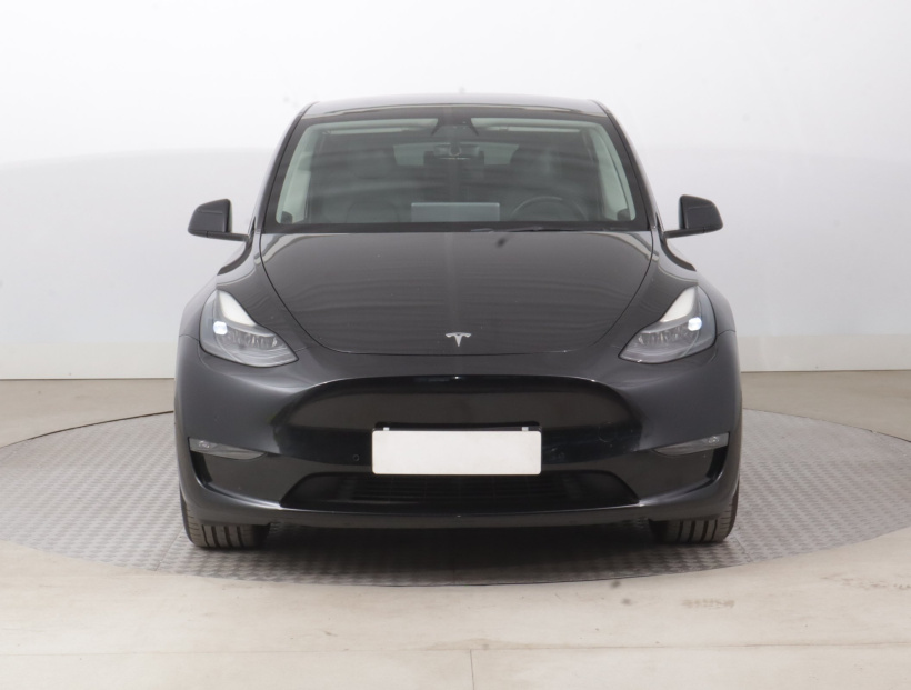 Tesla Model Y, 2022
