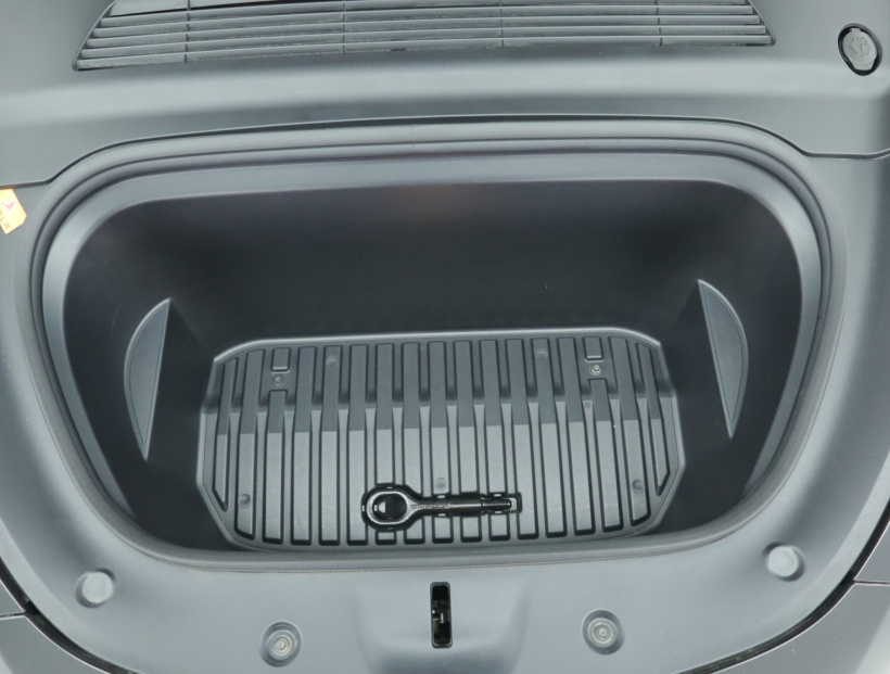 Tesla Model Y, 2022