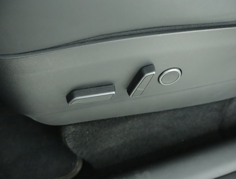Tesla Model Y, 2022