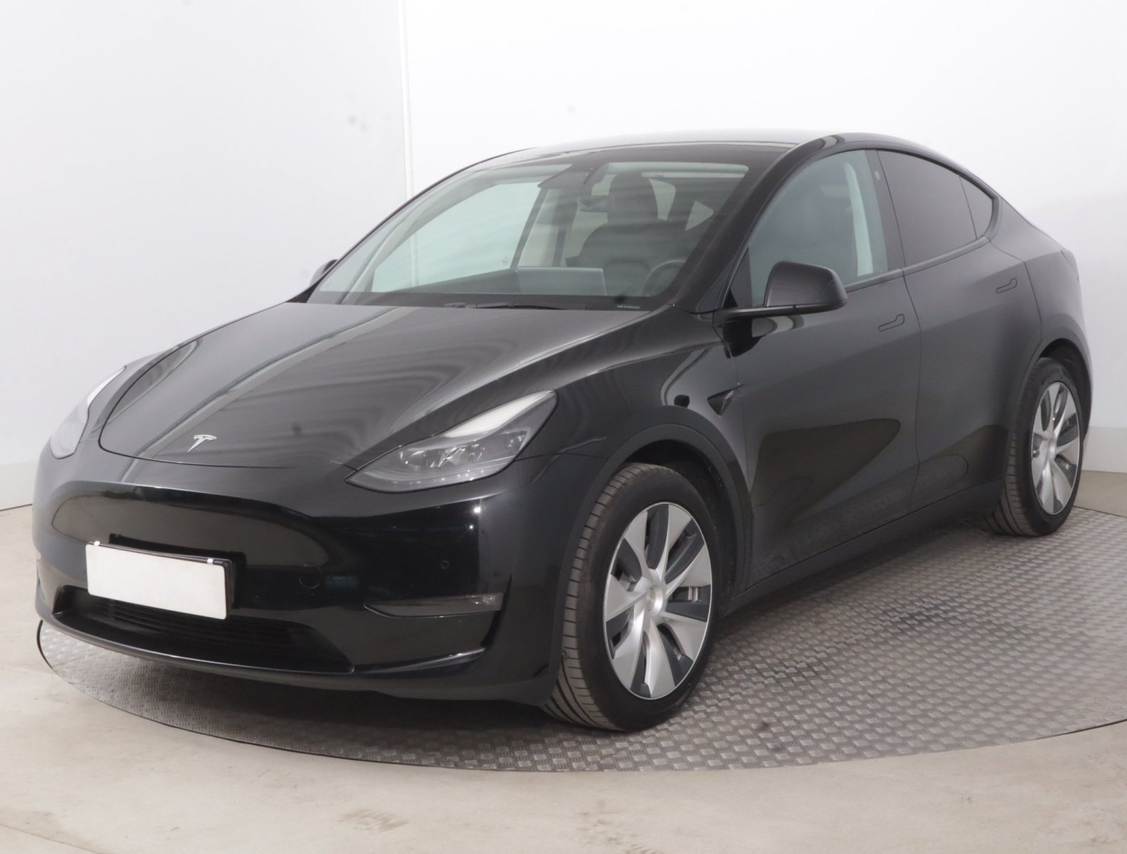 Tesla Model Y Long Range AWD – fotografie 3