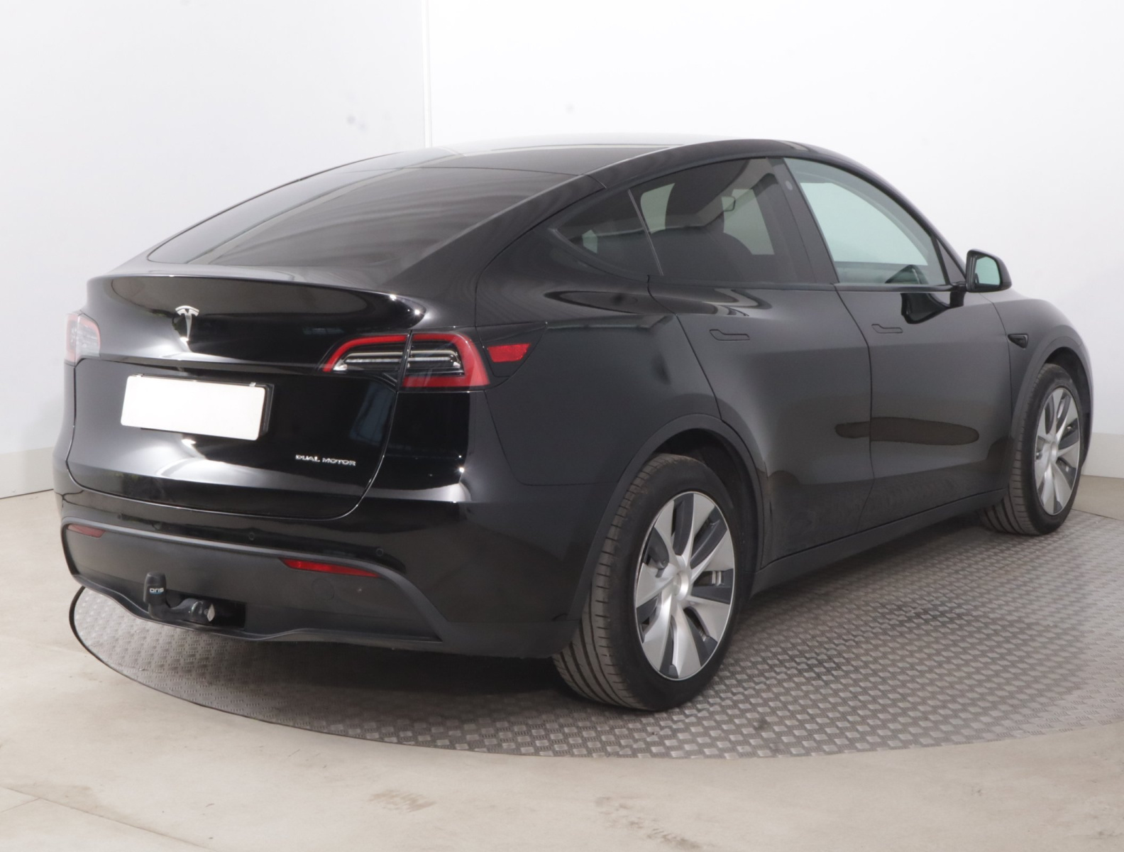 Tesla Model Y Long Range AWD – fotografie 7