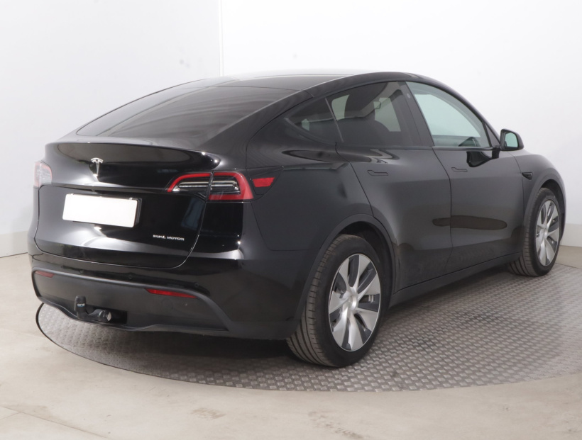 Tesla Model Y, 2022