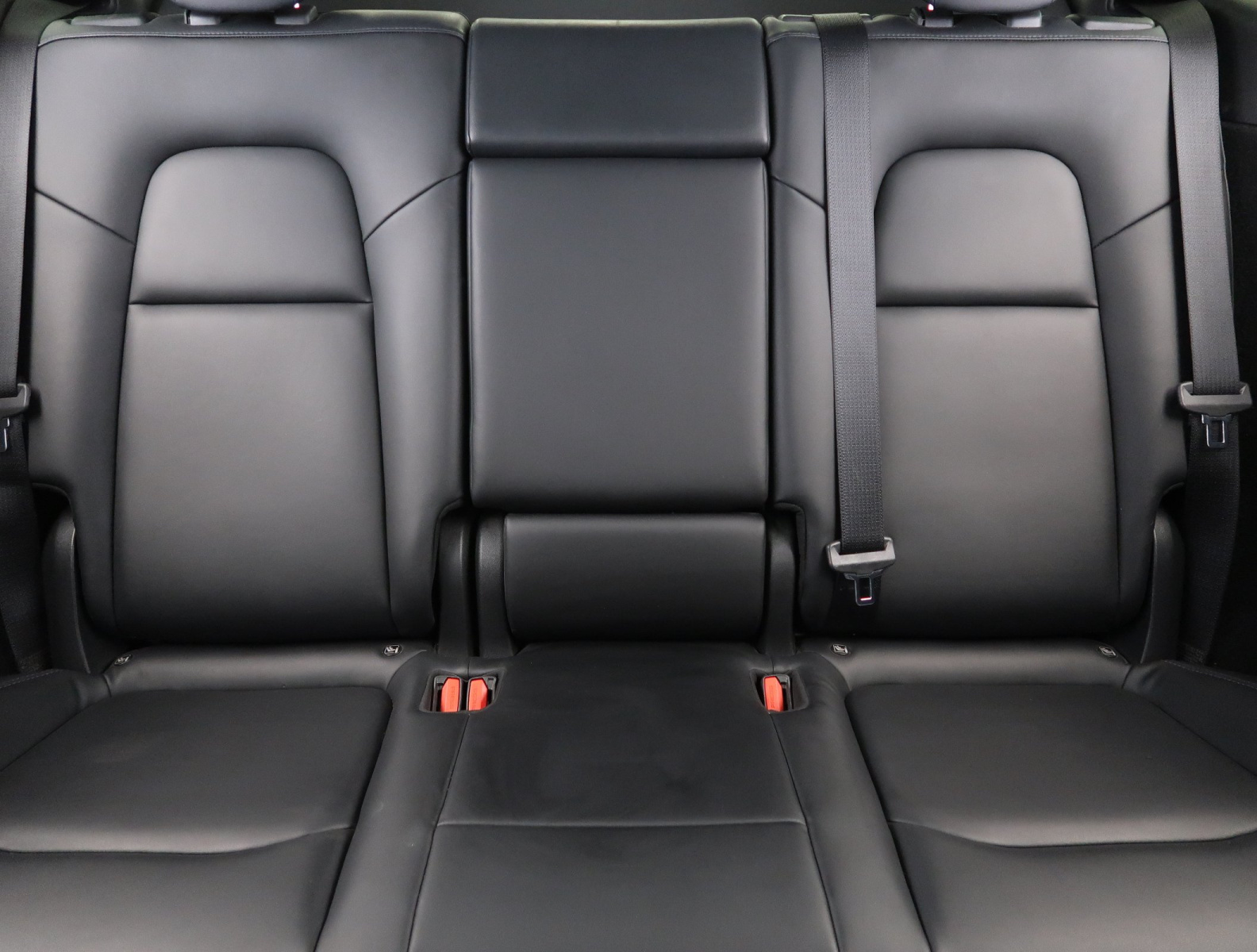 Tesla Model Y Long Range AWD – fotografie 14