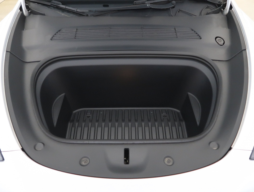 Tesla Model Y, 2022