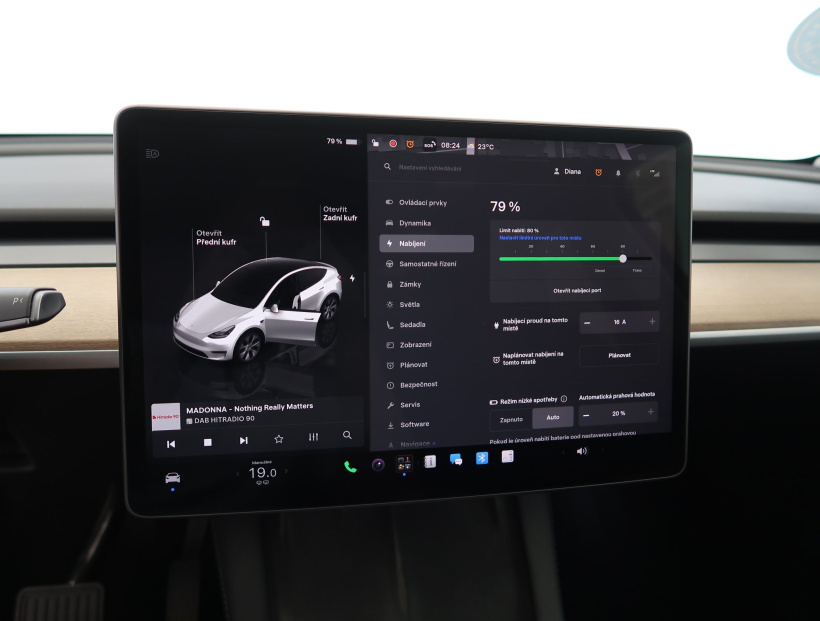 Tesla Model Y, 2022