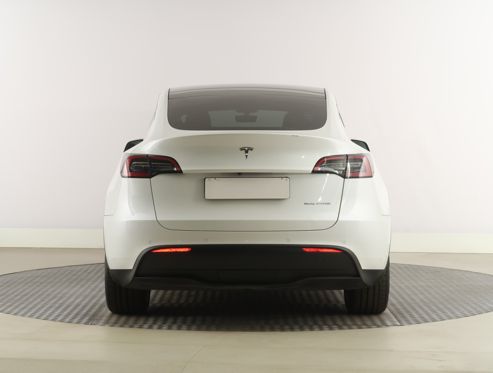 Tesla Model Y Long Range AWD – fotografie 6