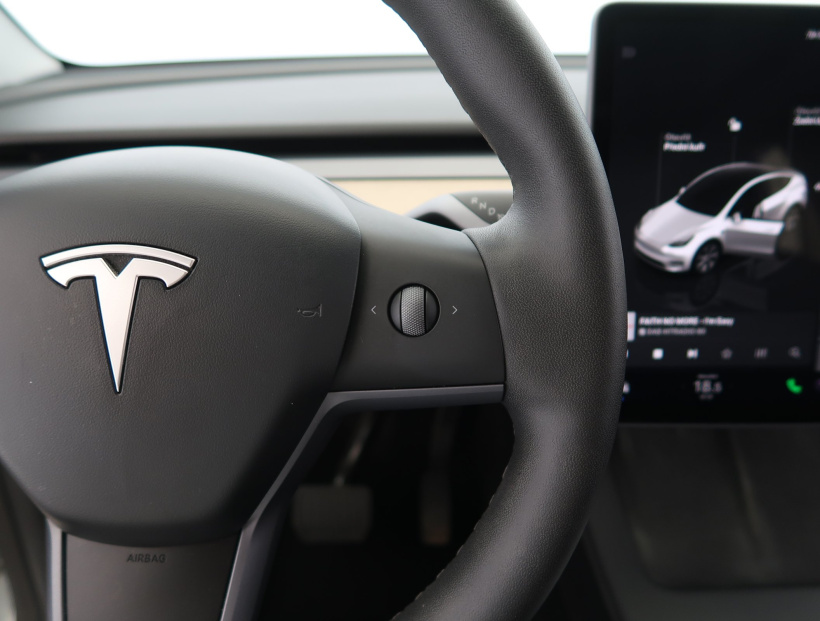Tesla Model Y, 2022