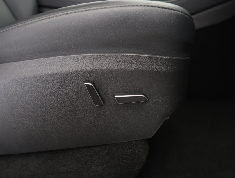 Tesla Model Y, 2022