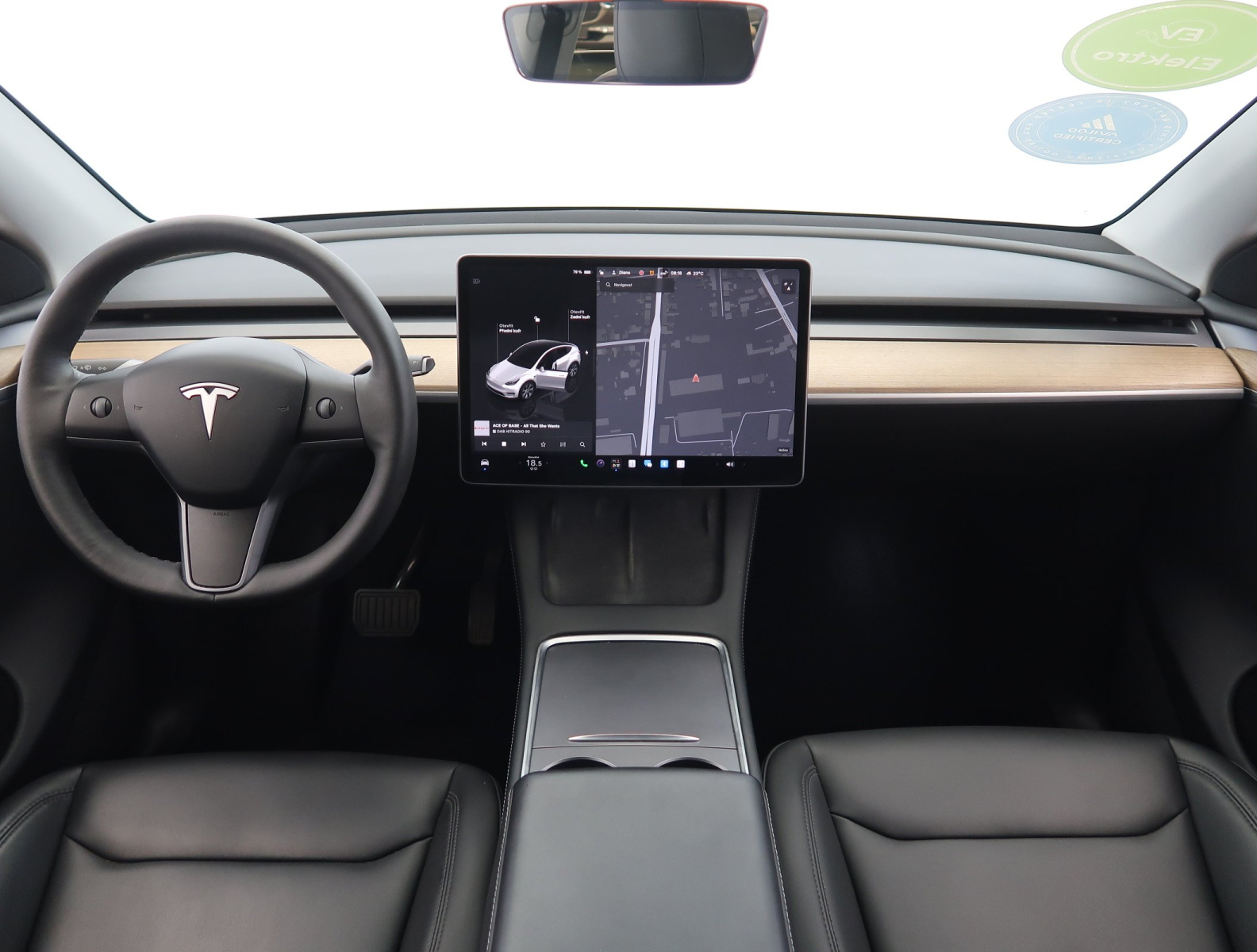 Tesla Model Y Long Range AWD – fotografie 10