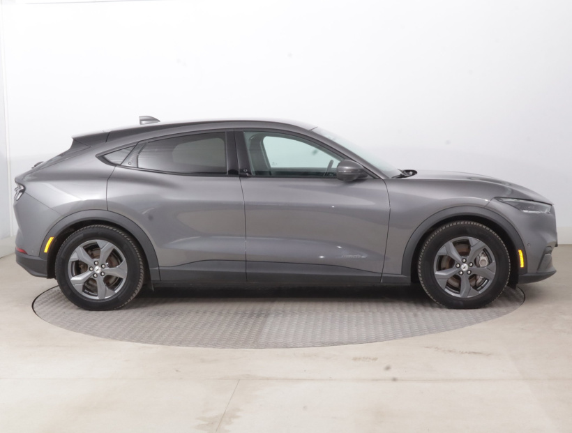 Ford Mustang Mach-E, 2021