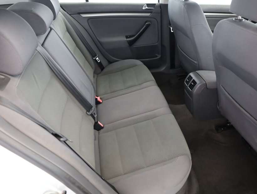 Volkswagen Golf, 2003