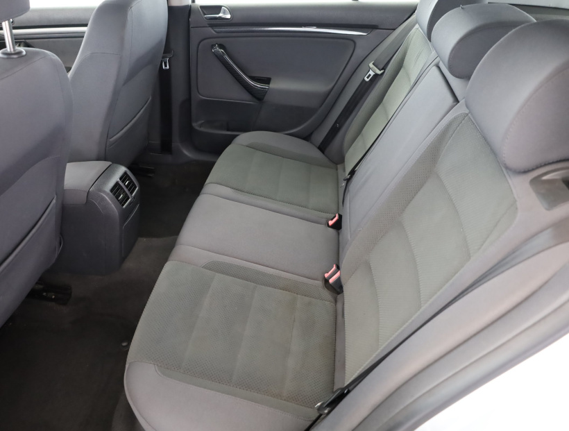Volkswagen Golf, 2003