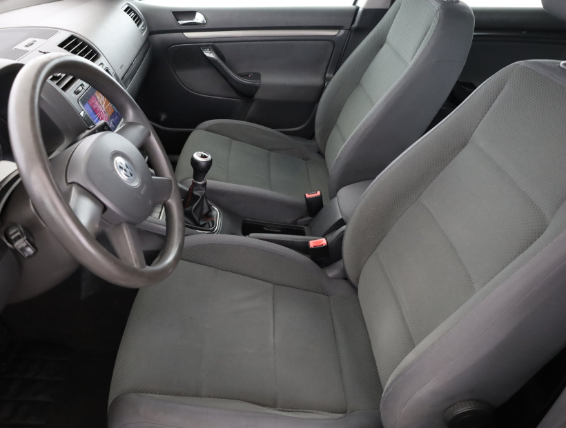 Volkswagen Golf, 2003