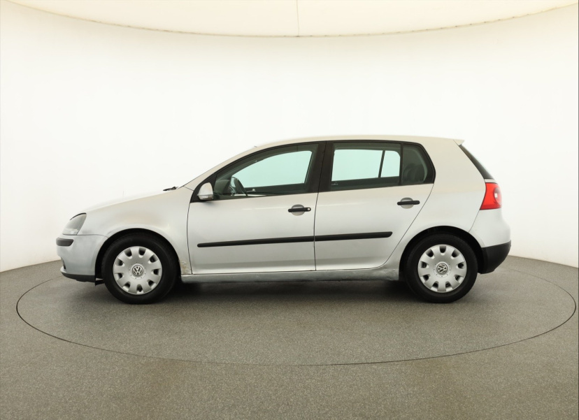 Volkswagen Golf, 2003