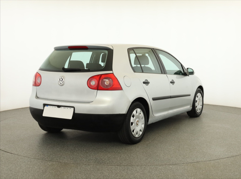 Volkswagen Golf, 2003