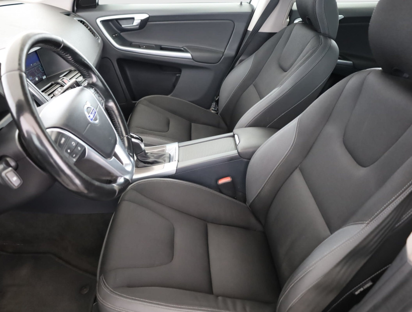 Volvo XC60, 2015