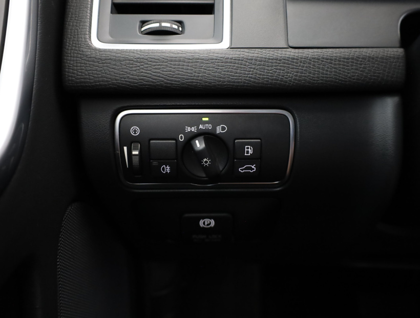 Volvo XC60, 2015