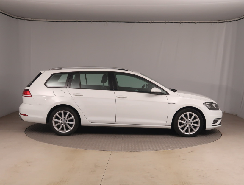 Volkswagen Golf, 2020