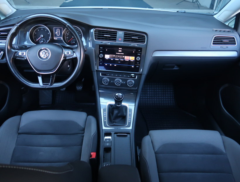 Volkswagen Golf, 2020