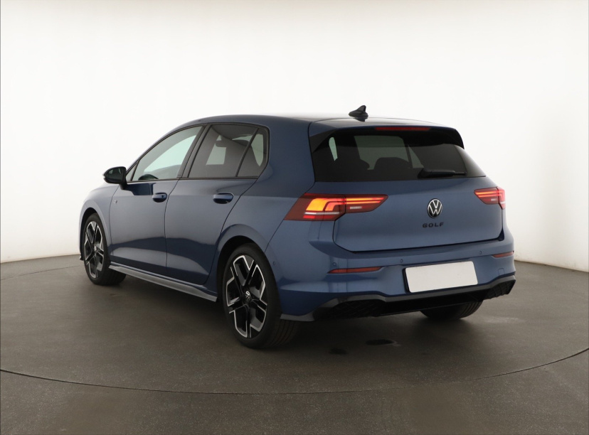 Volkswagen Golf, 2025