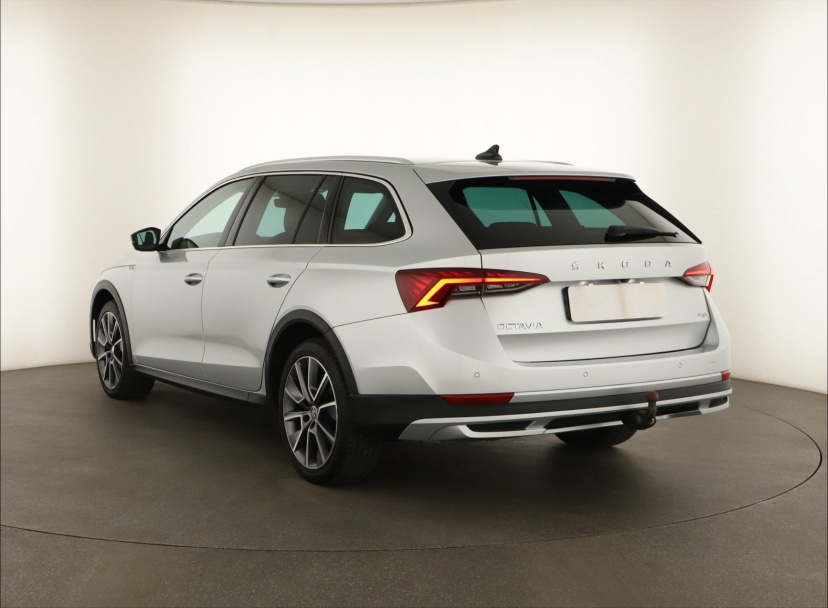 Škoda Octavia Scout, 2021
