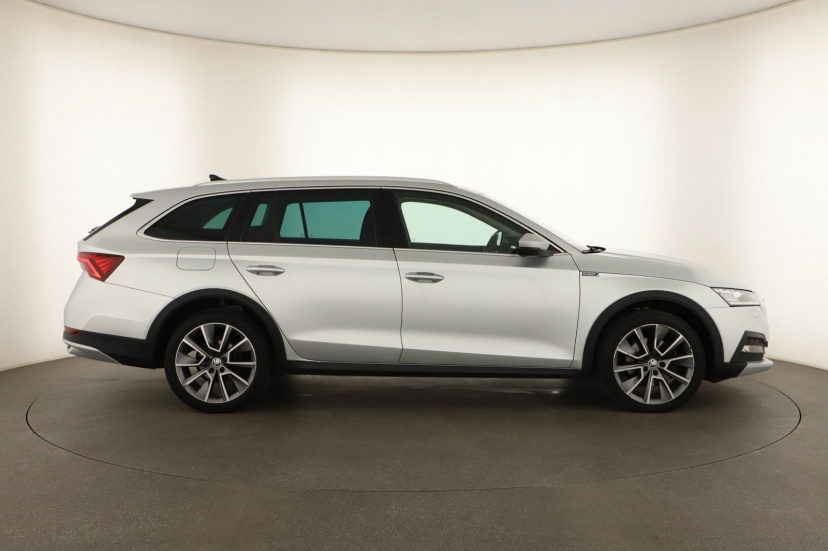 Škoda Octavia Scout, 2021