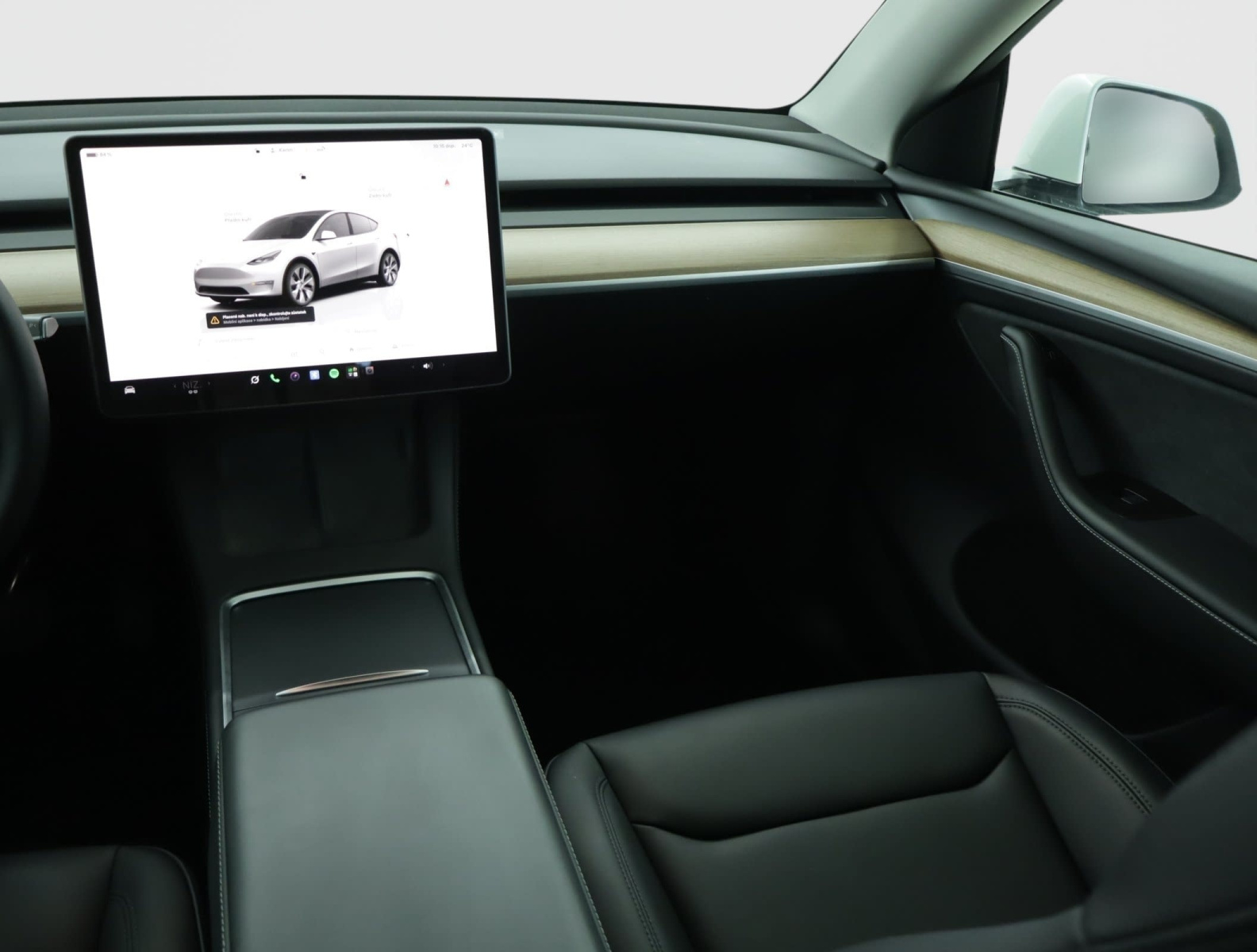 Tesla Model Y Long Range AWD – fotografie 11