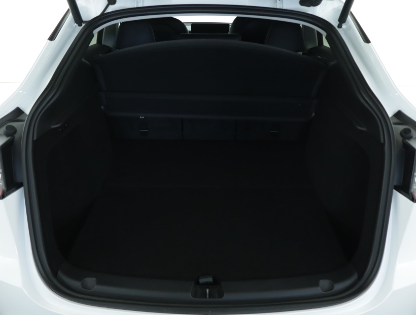 Tesla Model Y, 2023