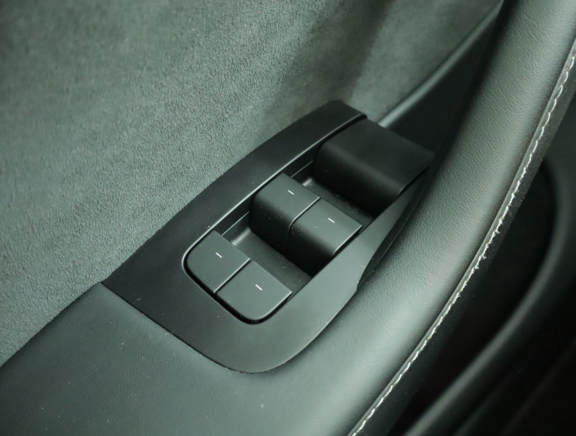 Tesla Model Y, 2023