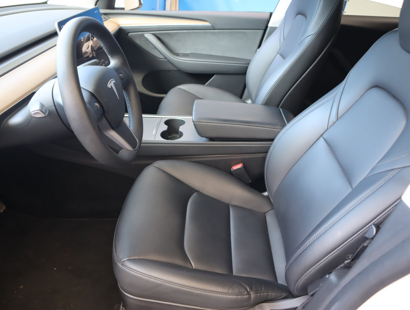 Tesla Model Y, 2022