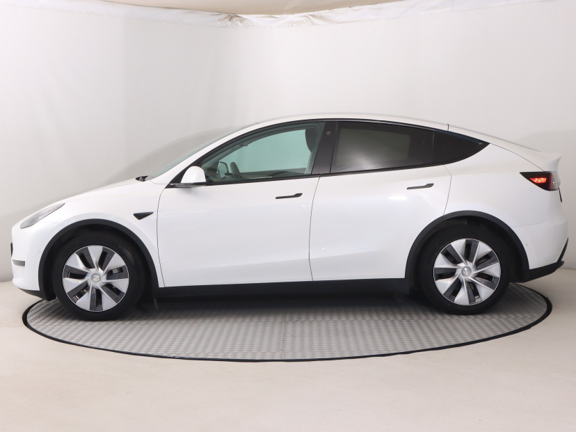 Tesla Model Y, 2022